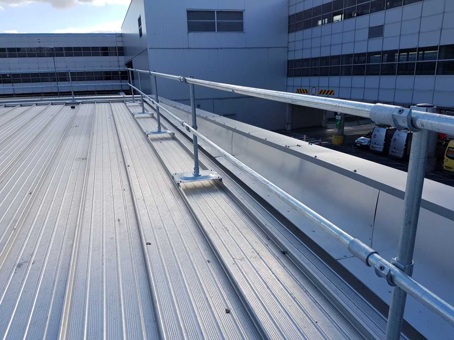 Sistema de barandillas para escaleras Kee Guard® | acceso seguro a cubiertas | sistemas de protección anticaídas en cubiertas