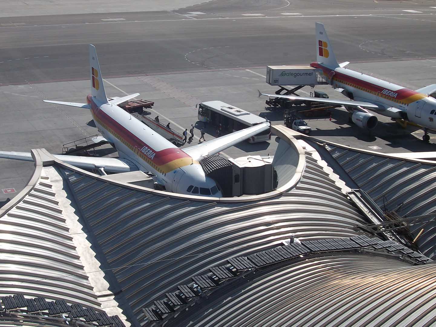 Barajas Kee Walk Rooftop Walkway