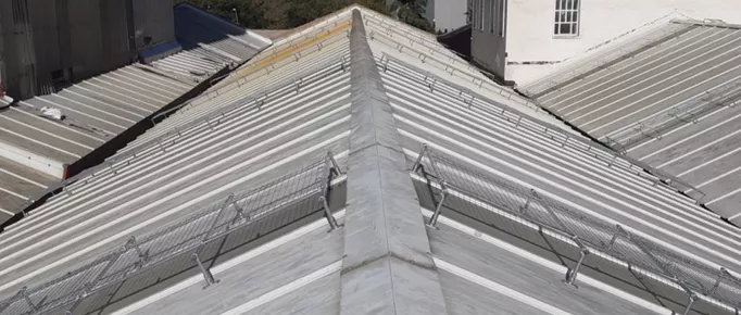 Kee Cover® Skylight Screens | mantenimiento seguro de claraboyas en el tejado | trabajo en alturas
