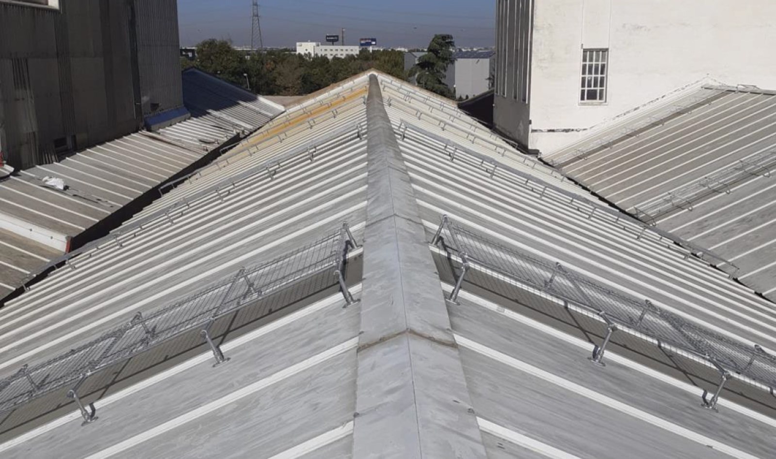 Kee Cover® Skylight Screens | mantenimiento seguro de claraboyas en el tejado | trabajo en alturas